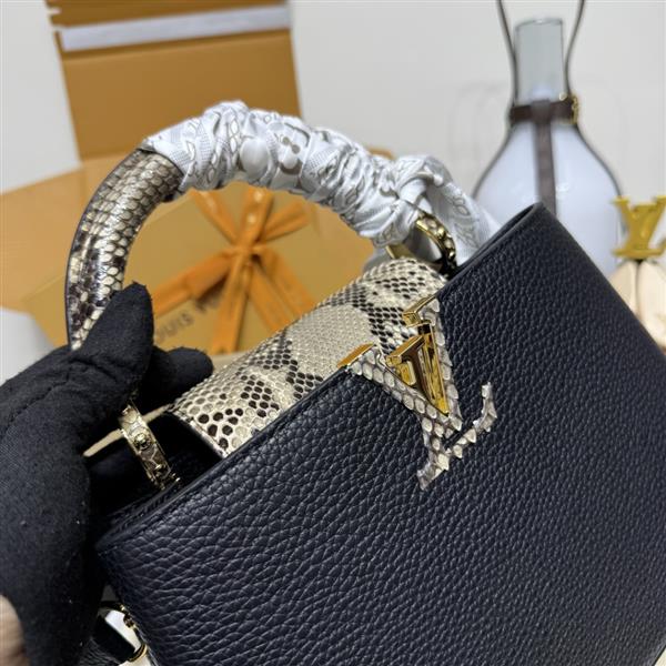 2026120164252794 820